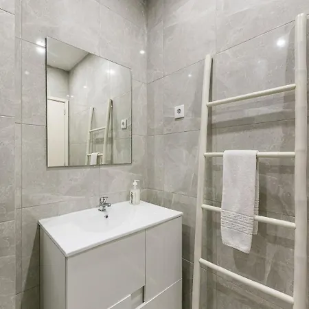 Guestready - Golden And Silver Dawn