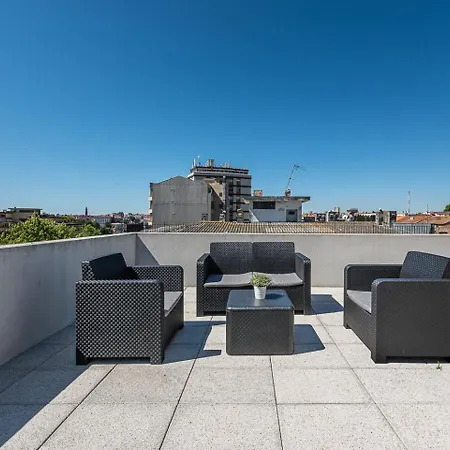 Guestready - Golden And Silver Dawn *