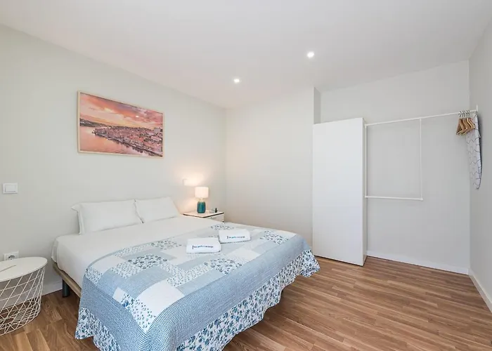 Guestready - Golden And Silver Dawn *