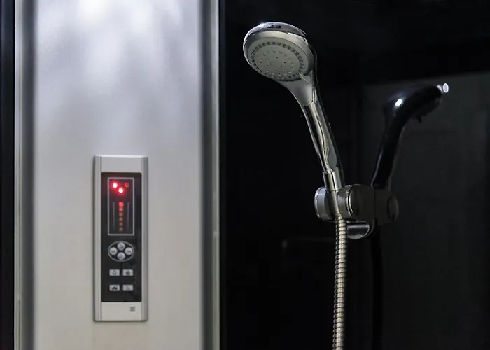 Guestready - Golden And Silver Dawn