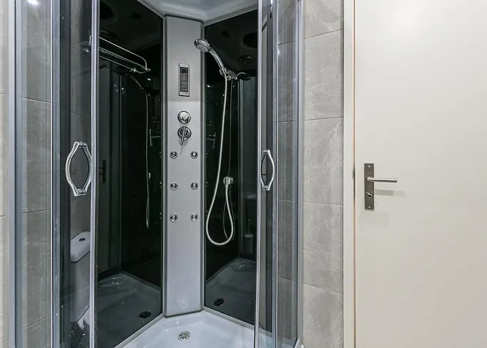 Guestready - Golden And Silver Dawn *