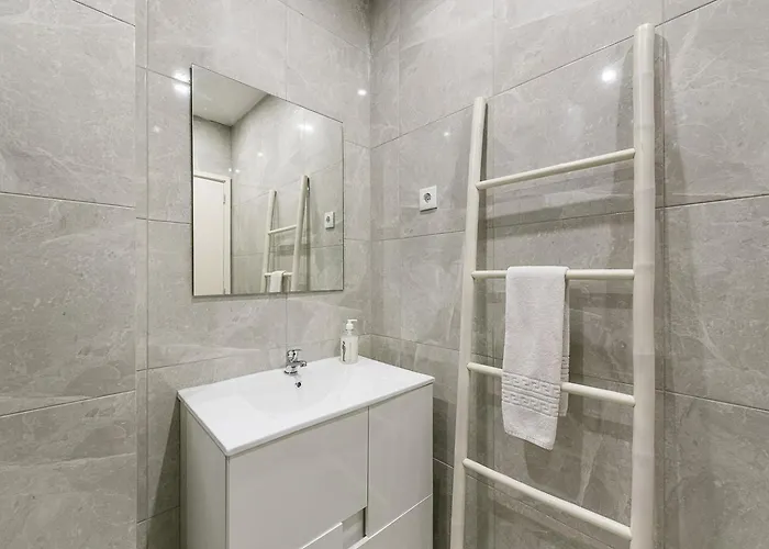 Guestready - Golden And Silver Dawn