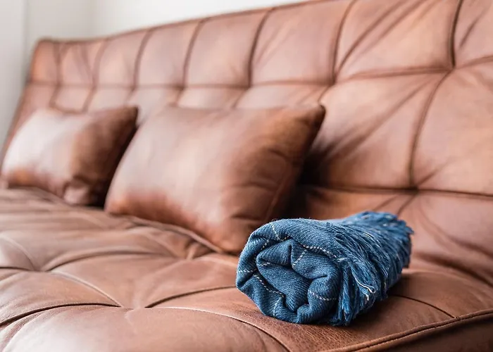 Guestready - Golden And Silver Dawn